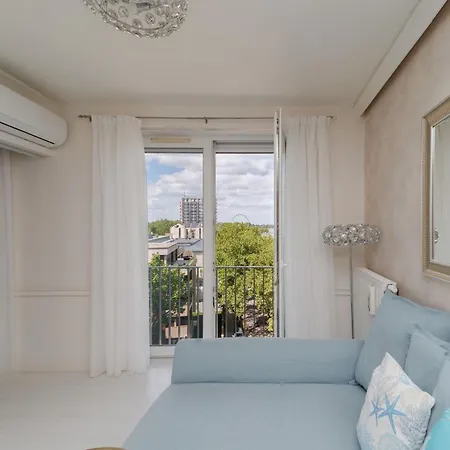 Second Luxury Apartment *