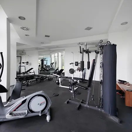Second Luxury Apartment *