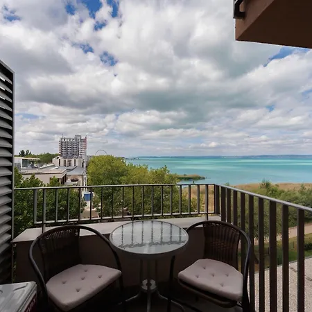 Second Luxury Apartment *
