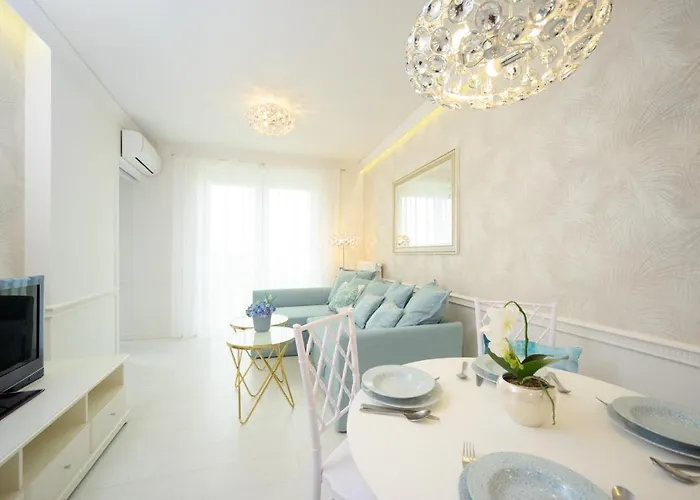 Second Luxury Apartment *